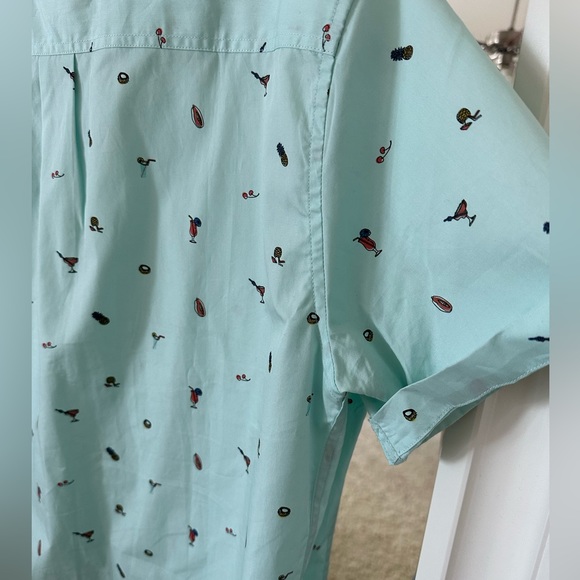 Men’s Fun Cocktail Button Up - Picture 4 of 4